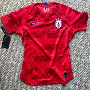 Nike NWT Women’s USA Team Soccer jersey